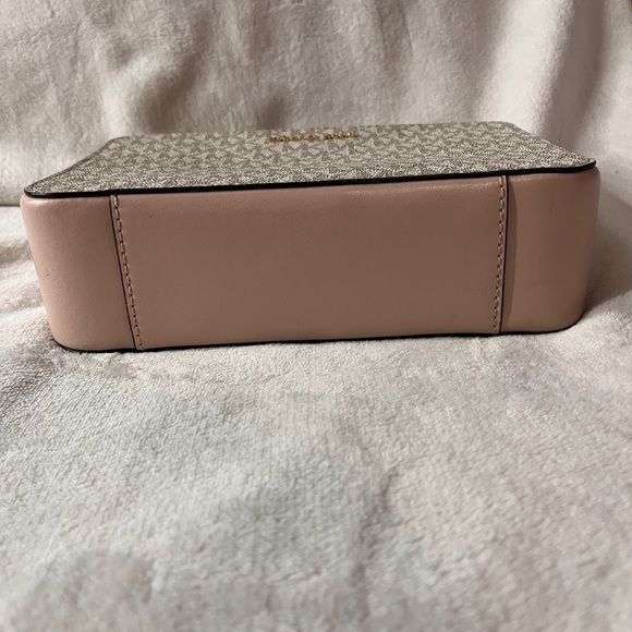 Michael Kors Ginny Crossbody - Picture 5 of 5